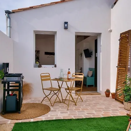 D'architecte Avec Piscine Chauffee Et Jardin Vakantiehuis Rivedoux-Plage