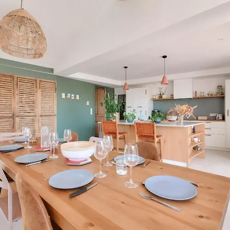 D'architecte Avec Piscine Chauffee Et Jardin *