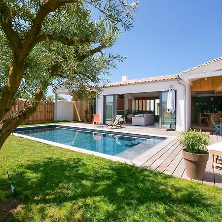 D'architecte Avec Piscine Chauffee Et Jardin * Rivedoux-Plage