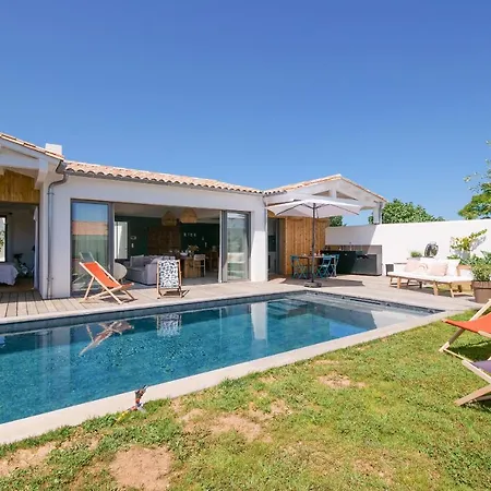 D'architecte Avec Piscine Chauffee Et Jardin *