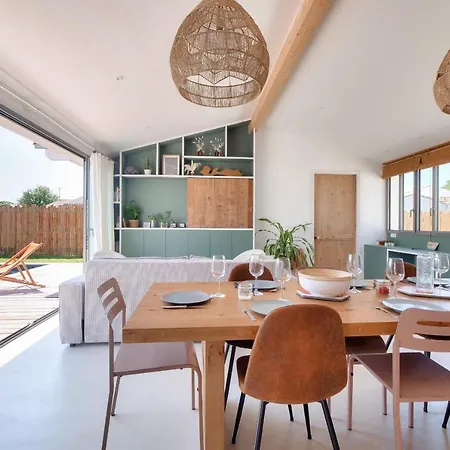 D'architecte Avec Piscine Chauffee Et Jardin リヴドゥー・プラージュ