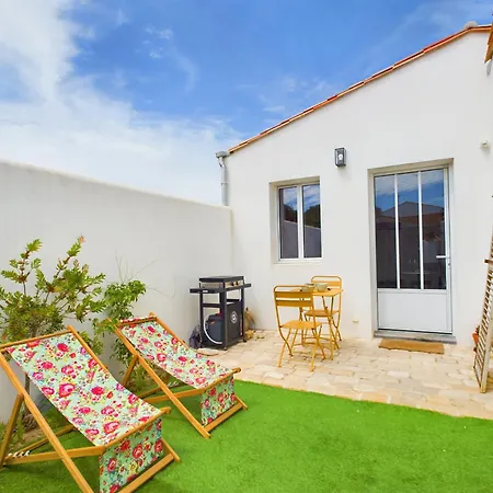 D'architecte Avec Piscine Chauffee Et Jardin *