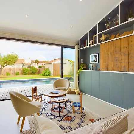 D'architecte Avec Piscine Chauffee Et Jardin Rivedoux-Plage