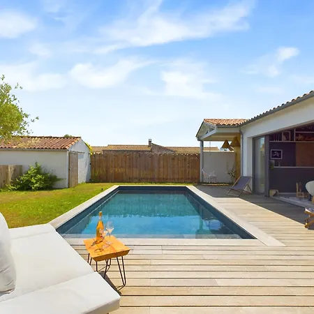 D'architecte Avec Piscine Chauffee Et Jardin 別荘 *