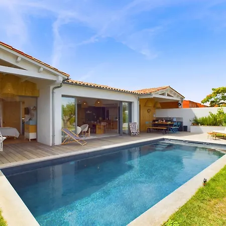 D'architecte Avec Piscine Chauffee Et Jardin Rivedoux-Plage