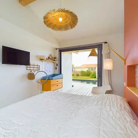 D'architecte Avec Piscine Chauffee Et Jardin 別荘 *