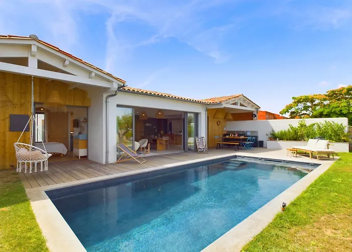 D'architecte Avec Piscine Chauffee Et Jardin 里维多瓦海滩