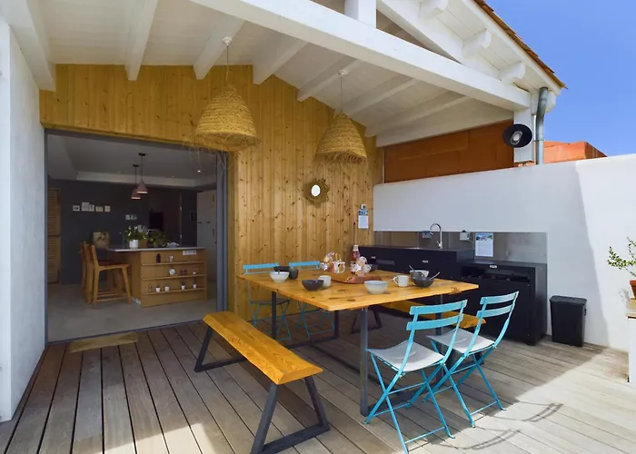 D'architecte Avec Piscine Chauffee Et Jardin 度假居 *