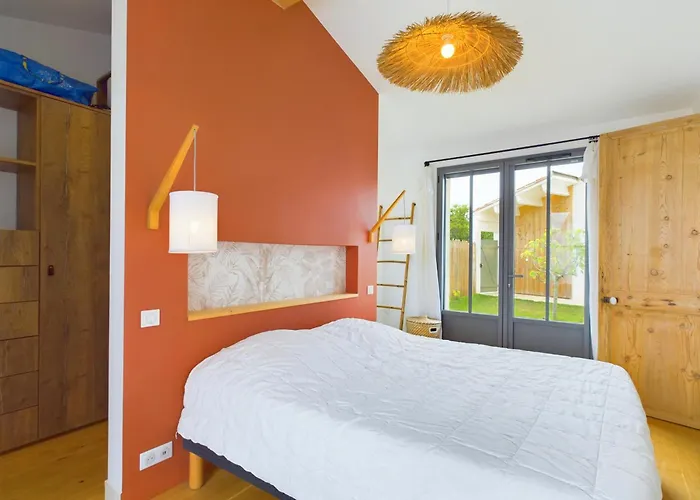 D'architecte Avec Piscine Chauffee Et Jardin *