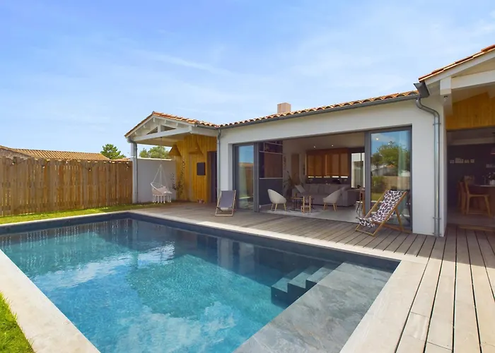 D'architecte Avec Piscine Chauffee Et Jardin * 里维多瓦海滩