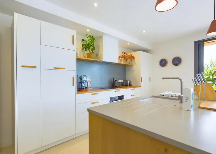 D'architecte Avec Piscine Chauffee Et Jardin