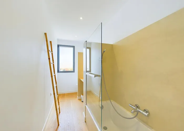 D'architecte Avec Piscine Chauffee Et Jardin *